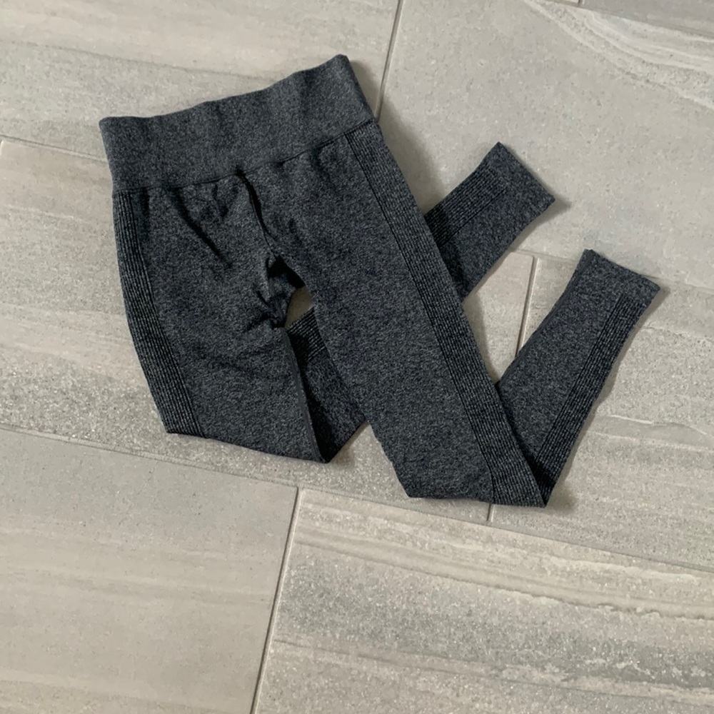 gray workout leggings size small